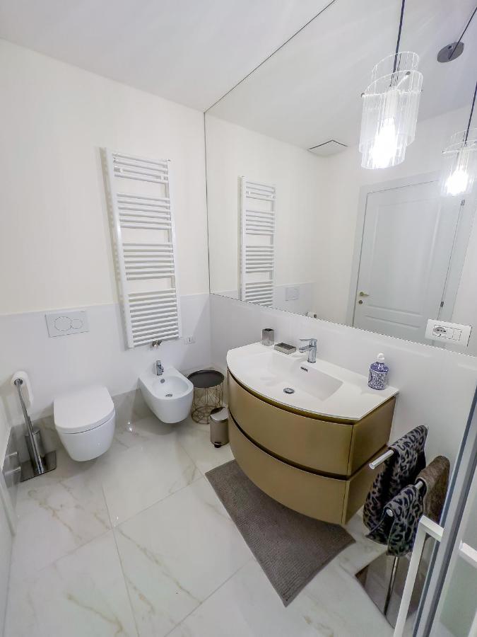 Luxury Sant'Ambrogio Apartment Milano Esterno foto